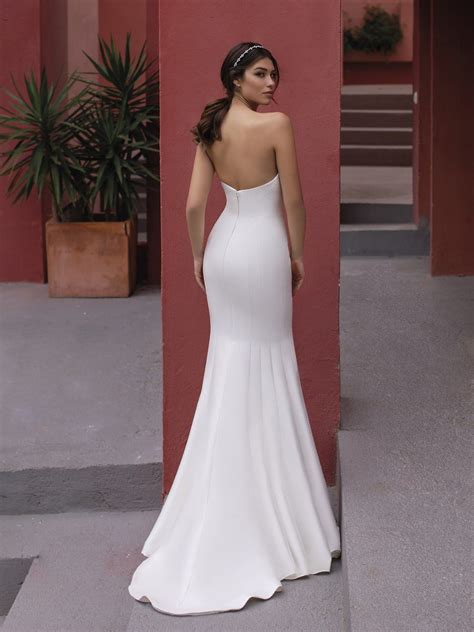 Bezaubernde vintage brautkleider, tolle spitze brautmoden, moderne spitze für ihr traumhochzeit bei adornia brautmoden. White One Brautkleid SPLENDOR - White One Brautkleider ...