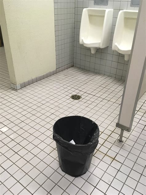 Reason 251 of why I cant wait to leave my high school: a ... Over 0 trashed room posts sorted by time, relevancy, and popularity.