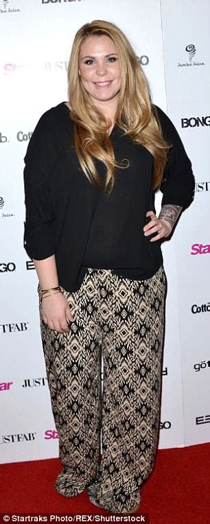 The teen mom 2 star braved the cold as she modelled in nothing but a pair of boots inside a stable. Teen Mom star Kailyn Lowry poses nearly nude in Jamaica ...