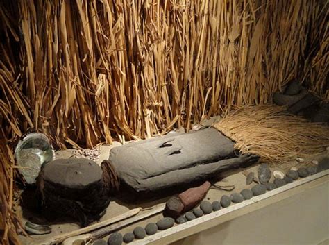 Momias momias chinchorro y vasijas incas destacan en la nueva sala del museo precolombino. ACHAMAN GUAÑOC: Las momias Chinchorro, las más antiguas ...