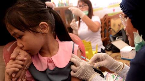 Meningitis adalah infeksi selaput di sekitar otak dan sumsum tulang belakang (meninges) mungkin beberapa dari kita telah familiar dengan istilah radang selaput otak atau meningitis. Kenali Tanda Infeksi Virus Rubella pada Bayi - kesehatan ...