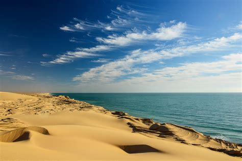 Auf einem computer können sie mit der rechten maustaste auf ein. Küstenwüste Foto & Bild | asia, middle east, oman Bilder ...