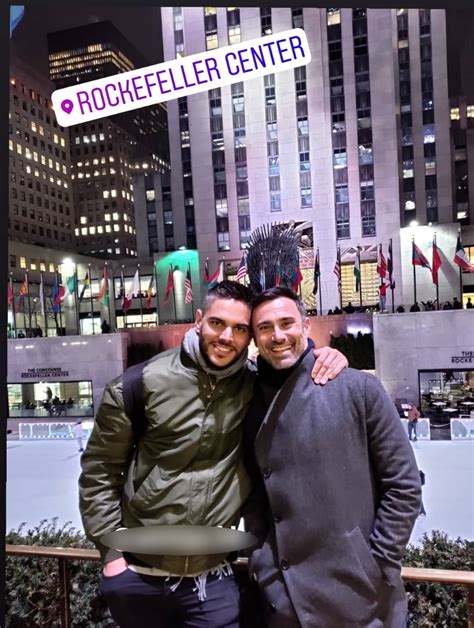 Όταν οι καλλιτέχνες ξεπληρώνουν το χρέος τους. Γιώργος Καπουτζίδης - Αγγελική Λάμπρη: Βόλτα στην Νέα ...