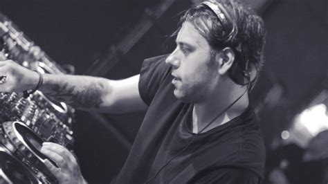 Sebastian ingrosso (born sebastian carmine ingrosso on april 20, 1983) is a swedish dj and producer of italian descent. SEBASTIAN INGROSSO - официальный сайт агента. Заказать ...