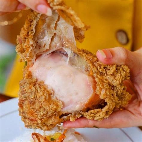 Banyak penduduk indonesia yang minat dengan ayam goreng kremes ini. Aneka Resep Ayam Goreng Bumbu Kuning Gurih Kriuk / Resep Ayam Goreng Kremes Renyah Bersarang ...