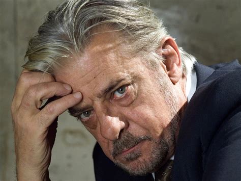 He lived and studied for ten years in naples, italy, where he earned a diploma in electronics. Giancarlo Giannini - photos, news, filmography, quotes and ...