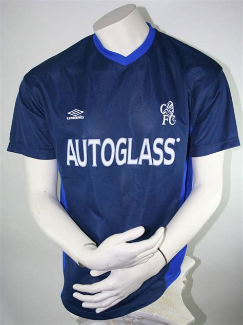 Football kit archive is the state of art archive for the history and evolution of football kits, or if you prefer it, soccer jerseys. Umbro Chelsea London Trikot 2000/2001 Autoglass Neu Herren ...