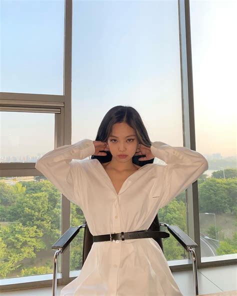 10+ Best BLACKPINK Jennie Outfits From 2020-2021 To ...