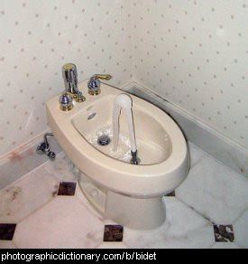 How do people learn languages? List of bathroom items