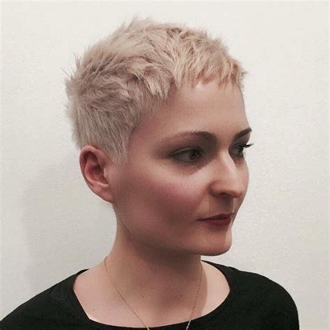 Da androgyne frisuren heute immer beliebter werden überrascht es. Kurzhaarfrisuren Damen 2021 Trend : Frisur bob ab 50 ...