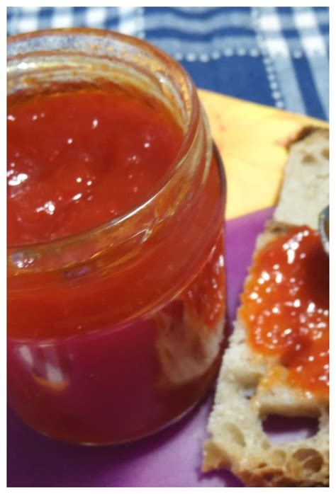 Pulire i peperoni e i peperoncini eliminando i semini e tutti i filamenti bianchi (questo è importantissimo). Marmellata di peperoni rossi | Ricetta nel 2020 (con ...