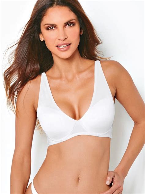 It has no wire in the bottom. Women's triangle type bra C cup with rings and padded ...