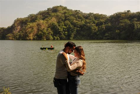 O surfista de apenas 20 anos. Preboda: Anabel & Gabriel, Laguna La María, Colima. - Raúl ...