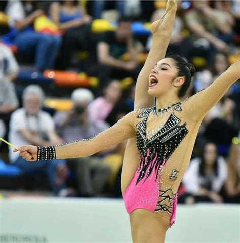 Alexandra agiurgiuculese (ita) terza classificata specialità nastro word cup pesaro 2017. Alexandra Agiurgiuculese ITA | Allenamento ragazze ...