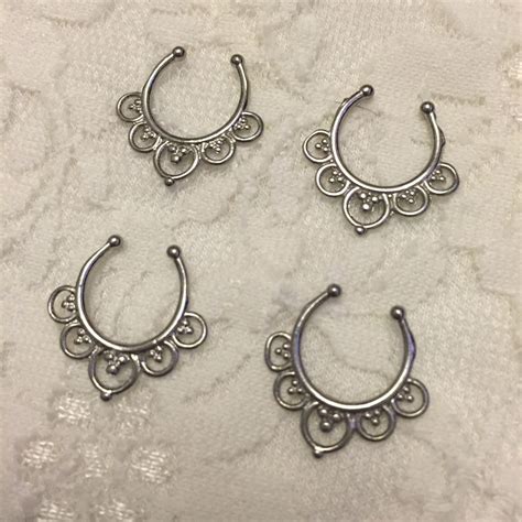 Crazy factory is the world's largest piercing shop with over 80'000 products. Aurora Fake Septum Ring | Faux septum ring, Septum ring, Faux septum