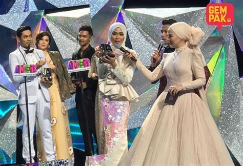 Live streaming anugerah meletop era 2020 ame 20.12.2020. Sahabat Baik, Khai Bahar-Siti Nordiana Dijulang Artis Top ...