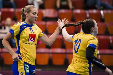 Handboll livescore håller dig uppdaterad och delaktig i matchen med sin ultimata handboll livescore service! U20: Sverige obesegrat efter tre matcher - Handbollskanalen