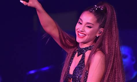 Thousands of people, incredibly different. Ariana Grande's Birthday Featured So Many Cakes and ...