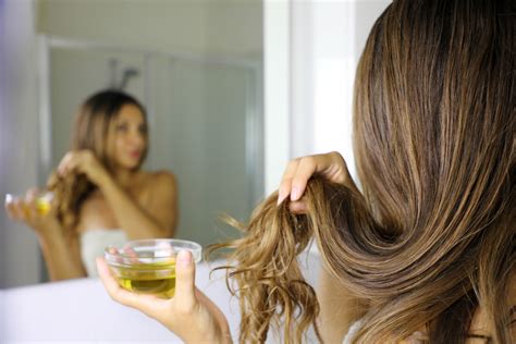 Learn more about coconut oil for hair loss & how it both prevents and slows it. How coconut oil helps in hair loss - Just Life Mag