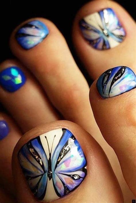 Desde hace años se ha perfeccionado las técnicas y se han creado distintos tipos de unas pintadas, dando paso a la imaginación de tantos artistas como me gusta llamarlos (manicuristas) dueños de todos los espectaculares diseños que hoy. con mariposas en 2020 | Diseños de uñas pies, Uñas de los pies bonitas, Uñas de maquillaje