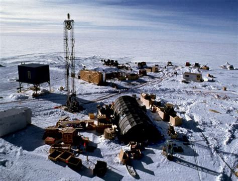 Le muon et le neutrino antarctique detector array est un type spécial de télescope qui vient d'une coopération de 7 millions $ entre les universités curieusement, la glace est un endroit approprié pour les détecteurs de neutrino. AMANDA: South Pole telescope for observing neutrinos as ...