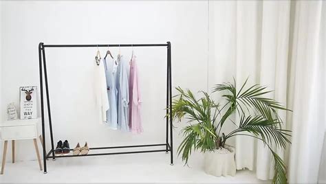 If you have a smaller room, then placing a cloth racks can create an illusion of wider space in your room. Vivinatuer Folding Wall Cloth Drying Rack - Buy Folading ...