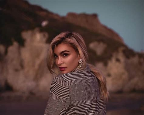 Sexy side part wavy hair style for formal occasions. 21 Best Deep Side Part Hairstyles (2020 Trends)