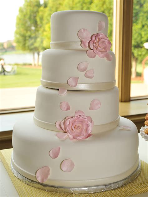 15 wedding cakes from safeway. How to Pick out the Perfect Wedding Cake | All Cake Prices