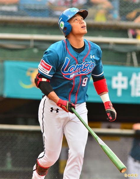 #ファイターズ #lovefighters #どらべ2021 #セ・パ交流戦 pic. 中職》首度砲轟鄭凱文 王柏融打擊率破4成 - 自由體育