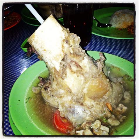 Mau mencoba makanan sup sumsum langsa? Sop Sumsum Langsa