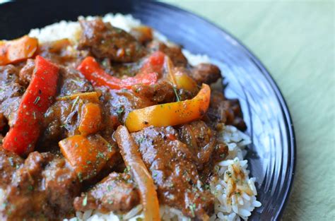 Add the blended mushrooms and fry until soft. Emeril's Onion and Pepper Smothered Round Steak — ButterYum