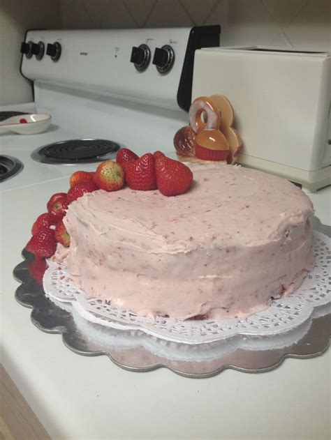 These holiday dessert pictures will entice you to pick up your mixer and spatula and whip up some sugary fun. Paula Deen's Strawberry Cake | Yummy food, Desserts, Sweets