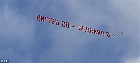 Анонс ясно о футболе выпуск 7. Liverpool fans party at Anfield as United plane mocks ...