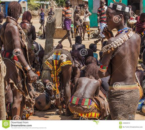 hamar-people-at-village-market-turmi-lower-omo-valley-ethiopia