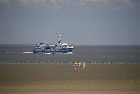 Fotos oder videos sind ebenfalls absolut unerwünscht und. Strandurlaub Baden FKK Duhnen Cuxhaven Nordseeheilbad Döse