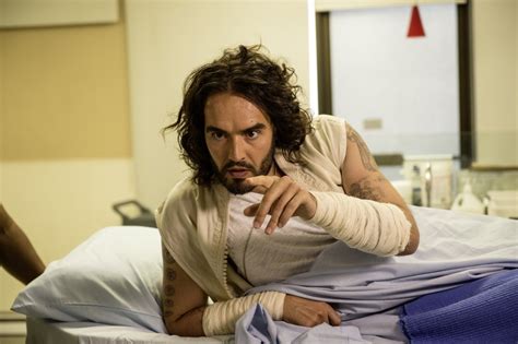 Check spelling or type a new query. Io, Dio e Bin Laden: Russell Brand in una scena del film ...