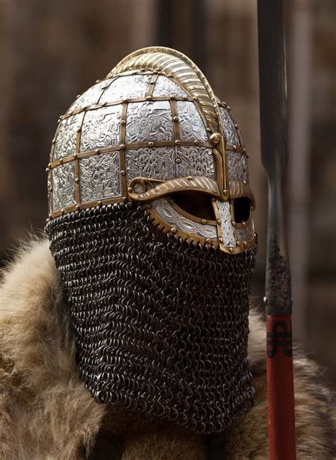 Трэвис фиммел, кэтрин винник, клайв станден и др. Some viking helmets had chainmail "beards". : Norse