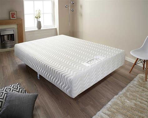 Foam mattresses are inherently good at absorbing body heat, but poor at releasing it out. Best Memory Foam Mattress UK | Memory Foam Mattress ...