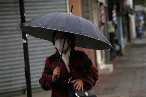 Cómo afrontar el comienzo de la semana. ¿Lluvias en Santiago? Conoce el pronóstico del clima para ...