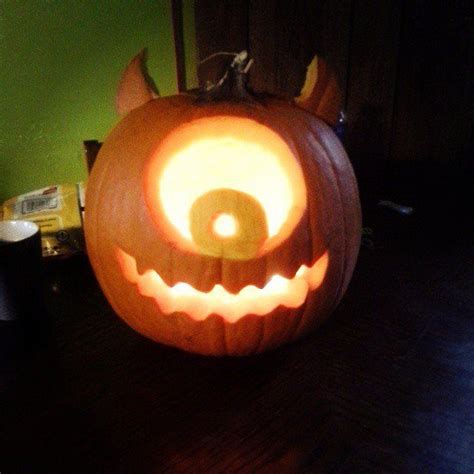 This was the first year of me doing pumpkin carving contest with my father. Mike Wazowski | Pumpkin carving, Amazing pumpkin carving ...