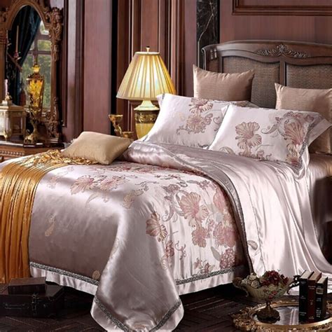 Oem orders are available on bulk purchases along with customized packaging. Quality 22 Momme Silk Bedding Set Angelina