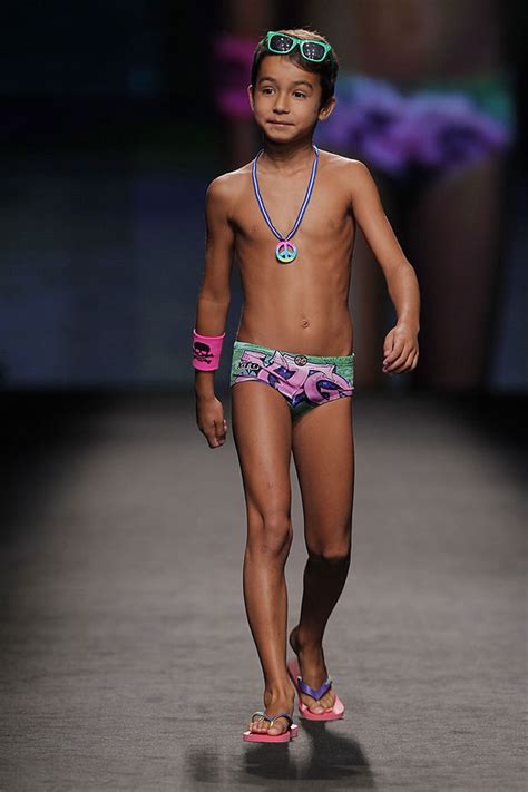 Check spelling or type a new query. Swimwear Fashion Show Gran Canaria Moda Cálida 2013 | hola.com