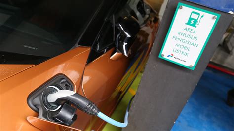 Sebelum menduduki jabatan sebagai direktur utama pt pertamina patra niaga, mas'ud khamid pernah menjabat sebagai direktur pemasaran ritel pt pertamina (persero), consumer business director pt telekomunikasi indonesia. Quick Wins PPN Hadapi Tantangan Bisnis Pertamina - PT ...