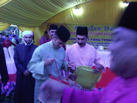 Check tengku amir nasser ibrahim: WZWH: Keberangkatan KDYTM Tengku Mahkota Pahang Ke Majlis ...
