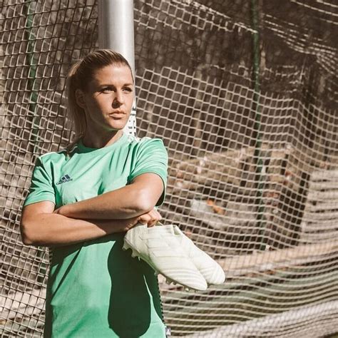 Bei der wm 2019 stand sie auf dem rasen und begeisterte ihre fans mit zwei einsätzen auf dem spielfeld. Olivia Schough (@oliviaschough) | Twitter