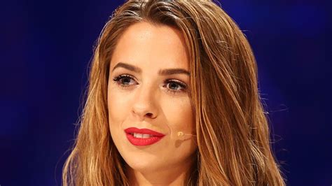 More images for vanessa mai eltern » Nach Horror-Unfall: Vanessa Mai bricht in Tränen aus ...