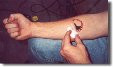 How long do airbrush tattoos last? Last How It Does Airbrush Long Tattoo