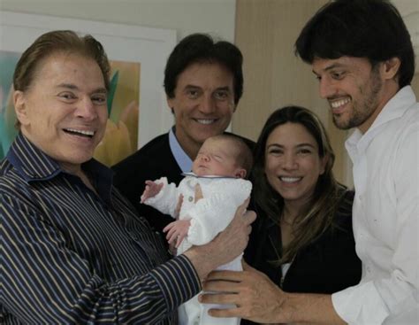 Neste sábado (12), o m inistro das comunicações fábio faria publicou um vídeo em suas redes sociais junto ao aniversariante silvio santos. Blog Djaini de Souza: Tem coruja na foto! Silvio Santos e ...