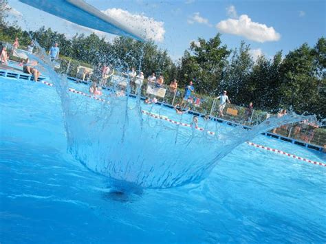 Dieses geschäft ist in der folgenden branche tätig: ANBADEN 2017 - Förderverein Freibad Flintbek e.V.