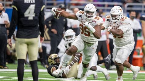 Nfl draft expert matt miller had a pretty rave review of how ehlinger looked in senior bowl practice this week in a post on his twitter timeline on the afternoon of jan. Texas vs. Colorado score: After injury to QB Sam Ehlinger, Longhorns freshmen turn heads in ...